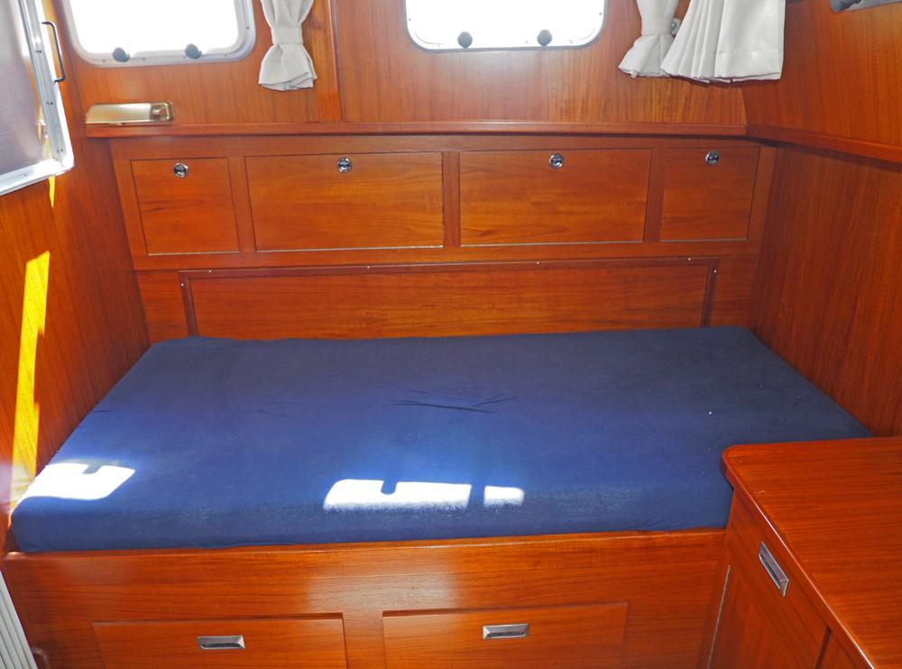 Aft cabin, Accommodation